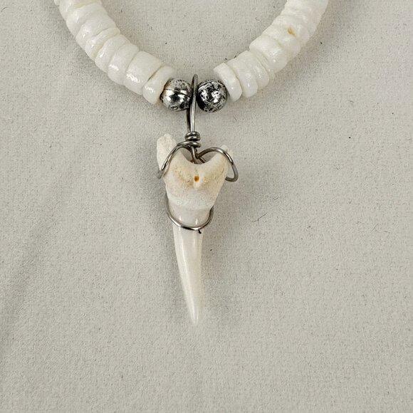 White Puka Shell Necklace With Shark Tooth Pendant Choker Barrel Clasp Beach 18" - Picture 3 of 12